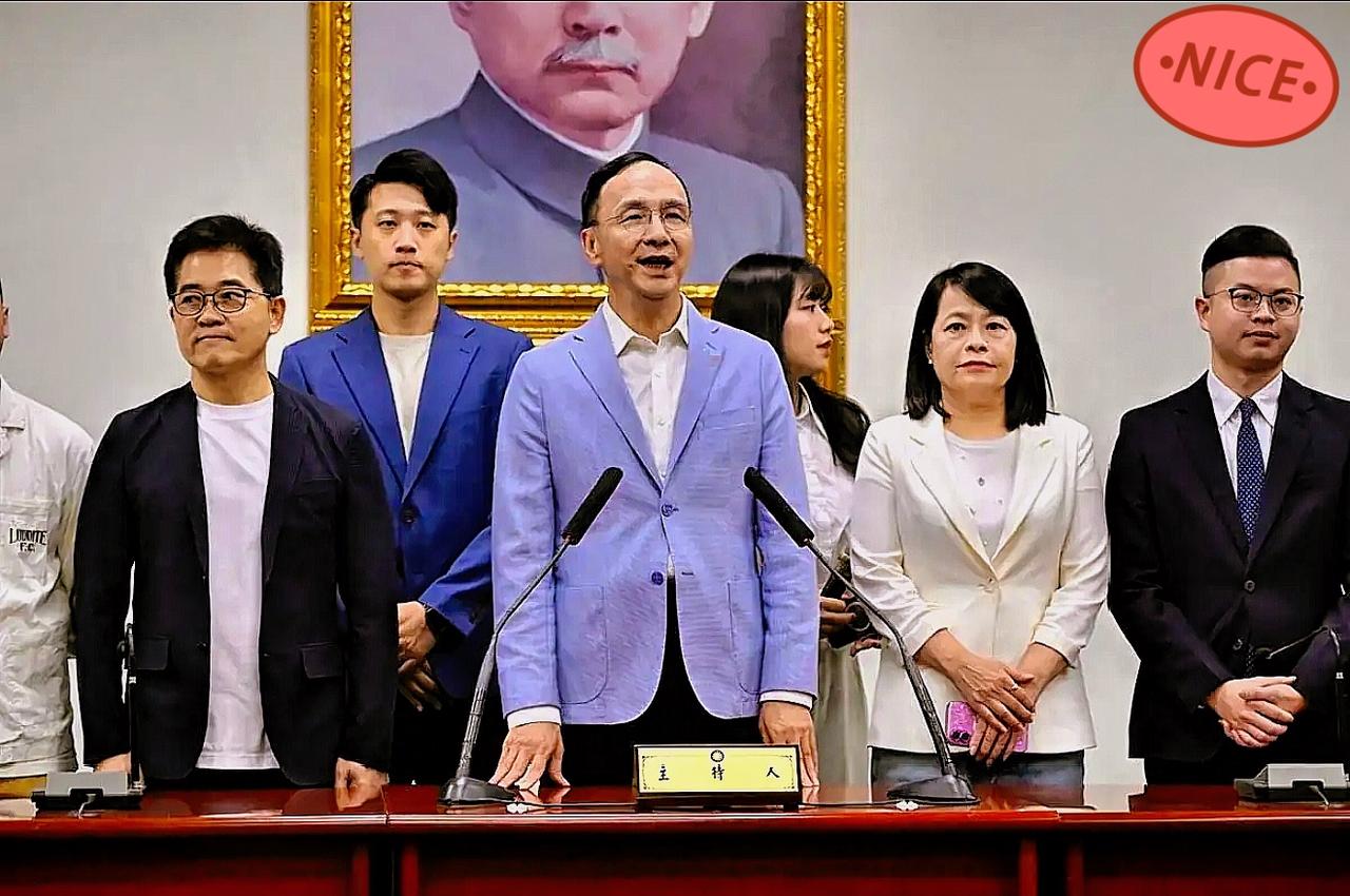 人事变动背后的信号：国民党权力洗牌，两岸关系如何走？

郑丽文在登机飞往北京之前