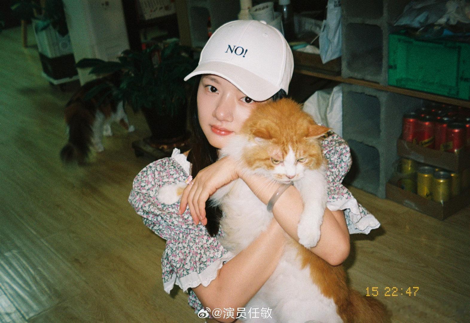 曝任敏想开舞蹈学校帮同学就业 网传任敏了解舞蹈生就业困境后，打算开办舞蹈学校，伸