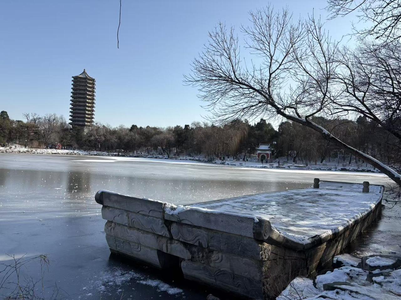 这位大师说的很对，你的念头来了，看你有没有觉知，还是让意识跟着念头跑。人的念头是