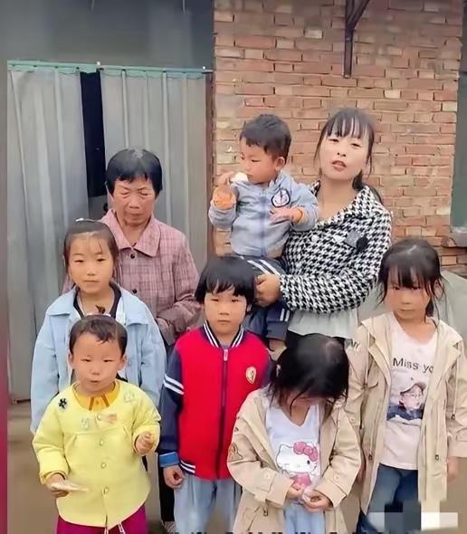 2021年，河南的朱大哥在修拖拉机时被砸身亡。谁知，他妻子不堪重负离家出走。弟媳