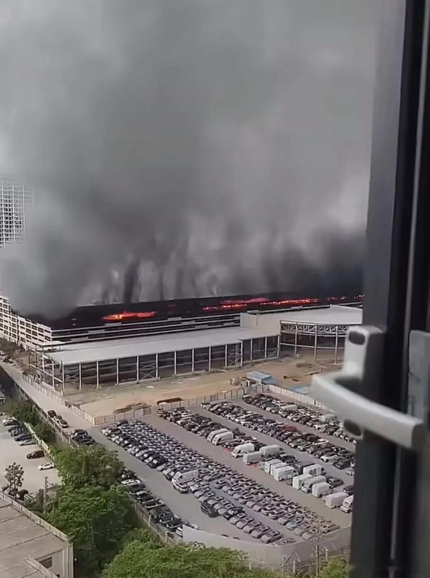 官方通报深圳比亚迪火灾还好没人伤亡。还是劝劝比亚迪，你们的敌人就是自己，别盲目扩