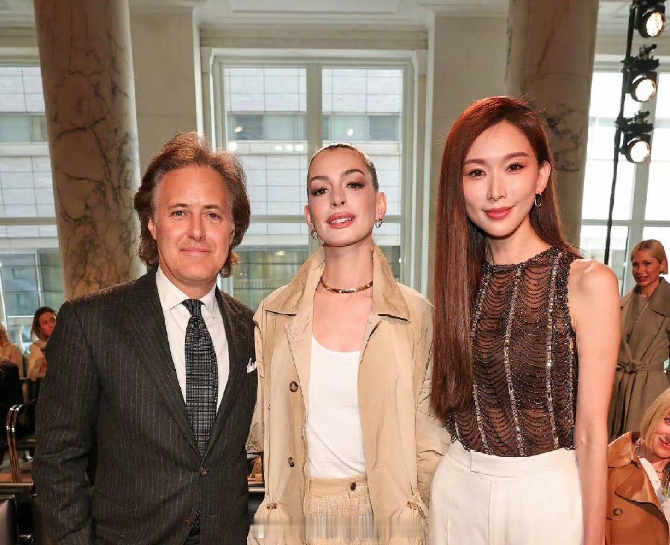 不是…安妮海瑟薇的头围也太夸张了点吧 
