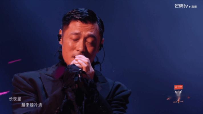 余文乐戴面具出场余文乐正数第一适合戴面具的人 ​披荆斩棘直播余文乐戴面具出场，被