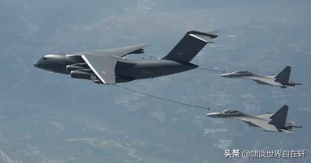 亮剑！
8月21日6架歼-16编队携空警-500、运油-20A等机型，飞抵埃及参