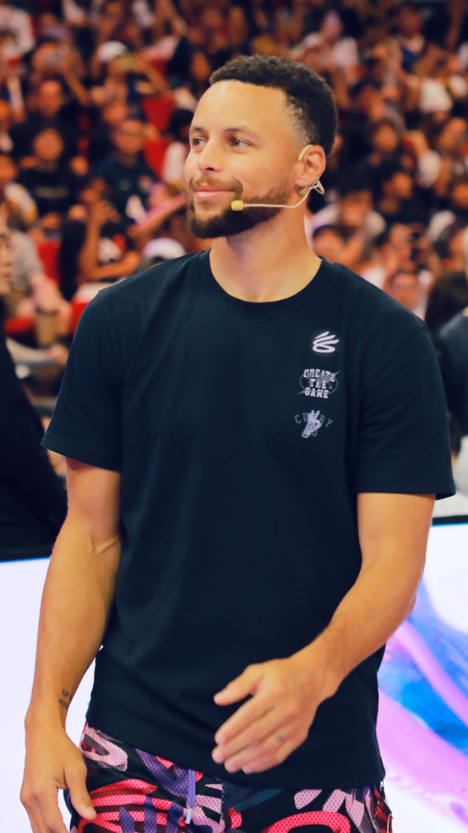 库里与安德玛结束了长期合作关系。库里独立品牌Curry Brand将继续以独立形