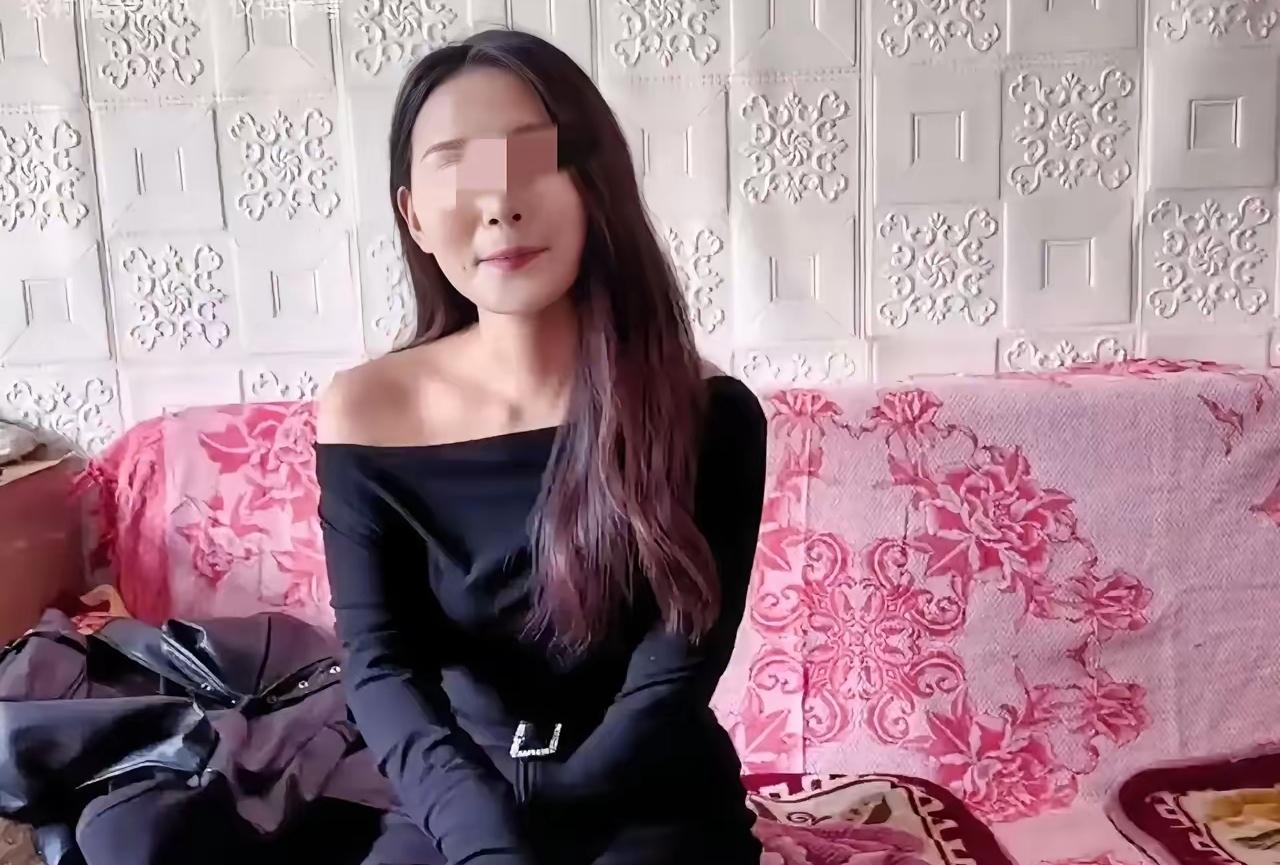 湖南，一男子经人介绍，
与25岁女子订婚，
随后女子先后5次，前往

男子打工的