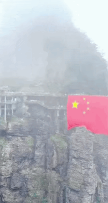 这么大一幅国旗，
拼夕夕多少钱一面？