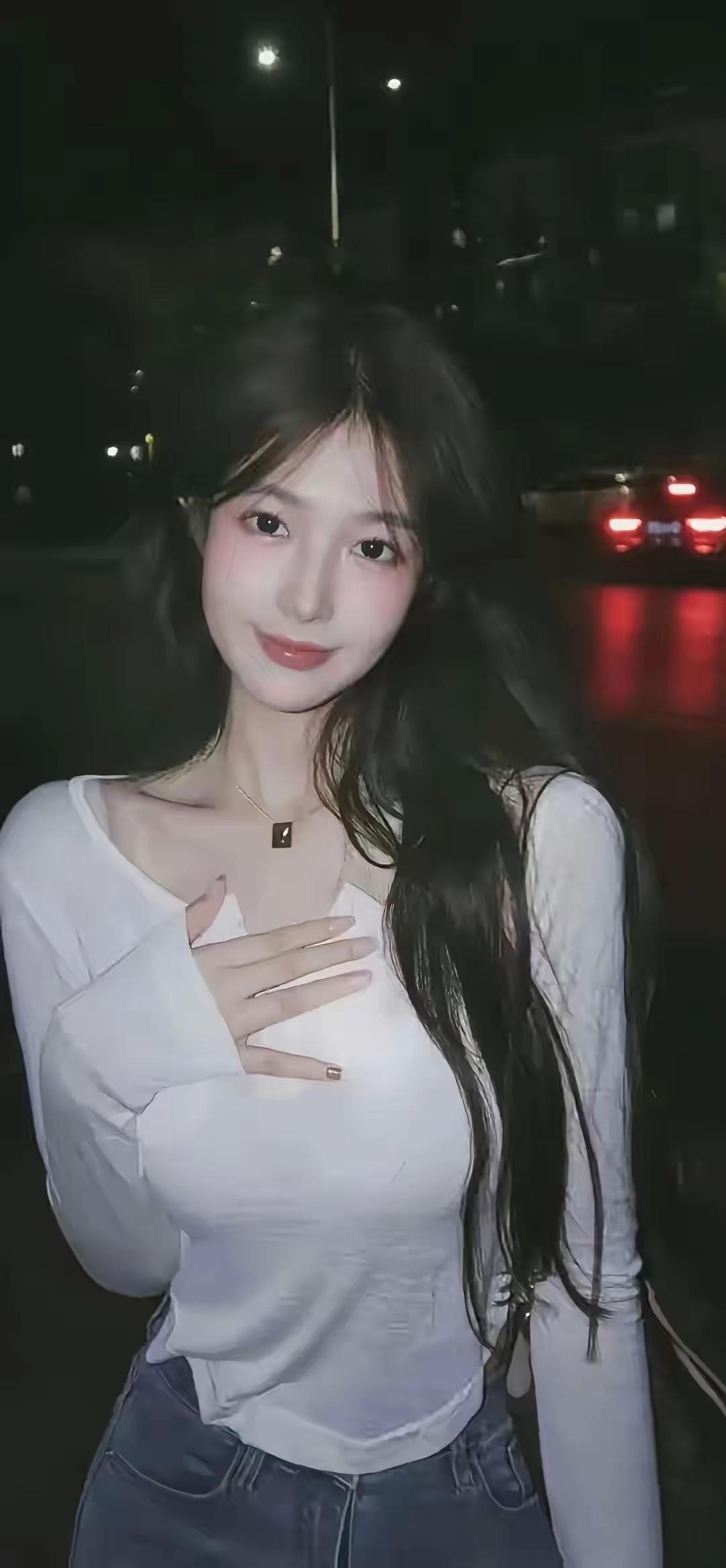 人与人之间本来就是相互吸引，被爱就是被需要，不爱就是不需要。所以爱是移动的，活在