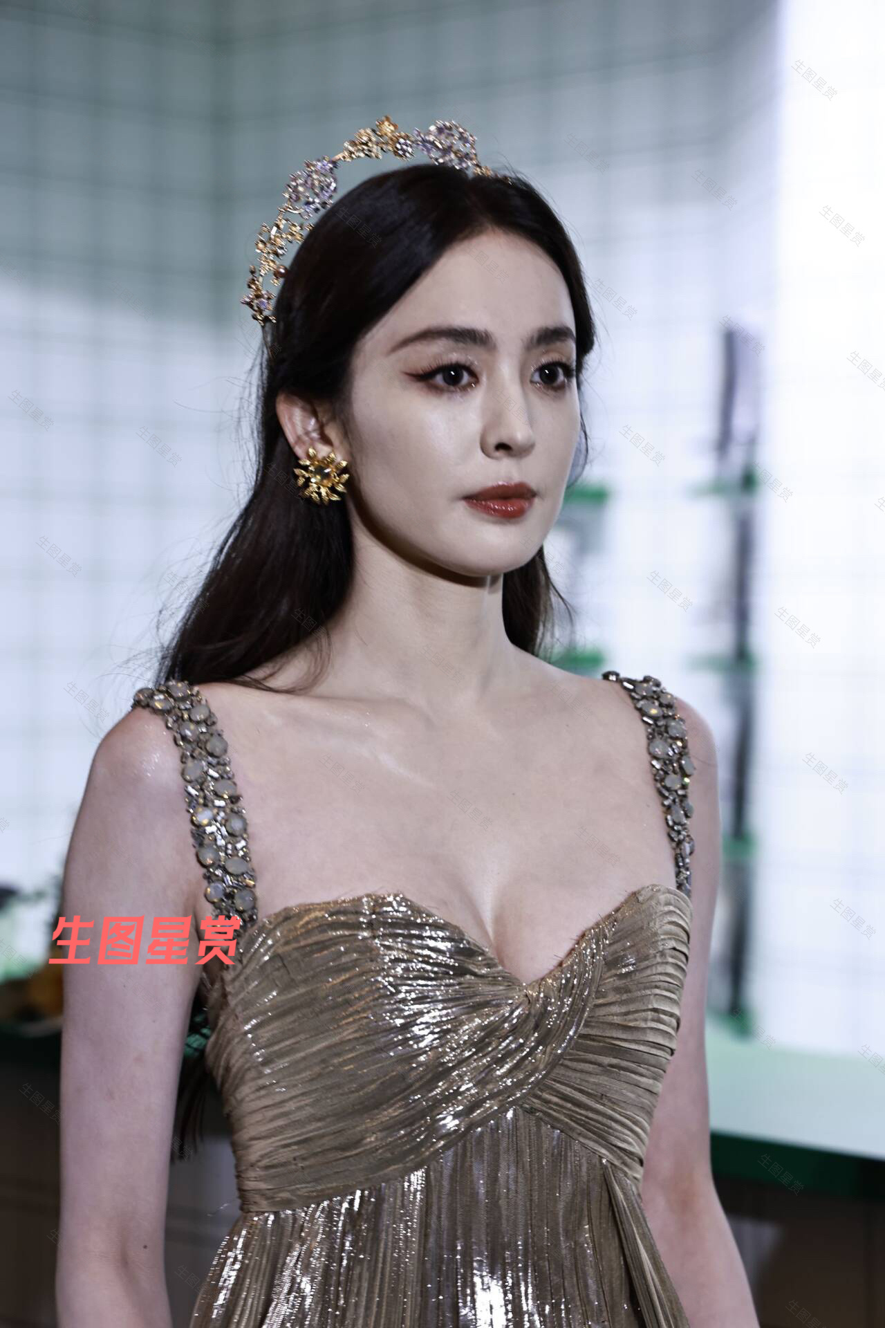 娜扎美神新造型好闪，每次活动都好惊艳，好吃美娜的颜[送花花][相爱] ​​​