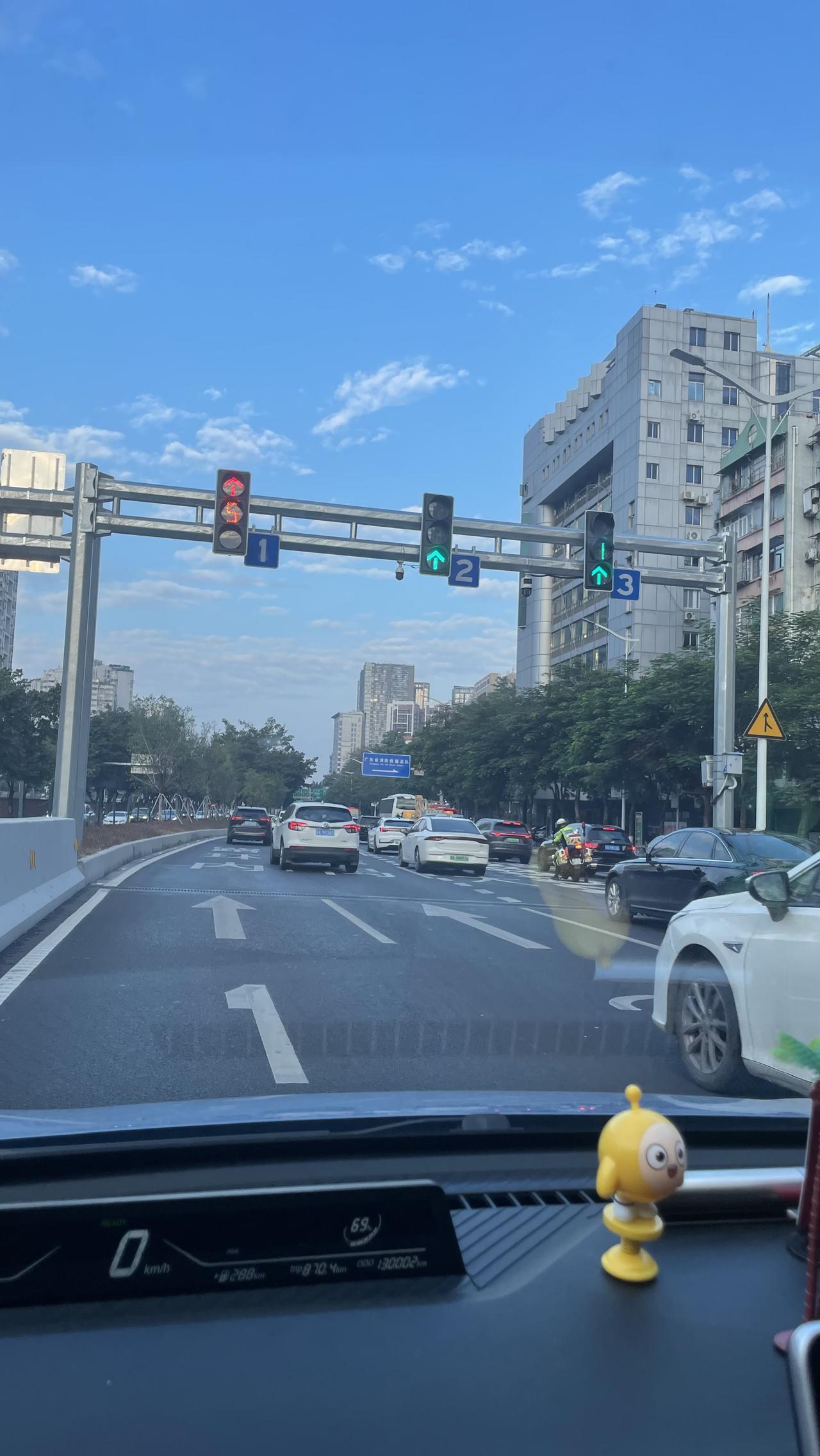 广州本周五又要开始限行了
随着残特奥会临近
广州又要开始交通单双号限行
但结合上