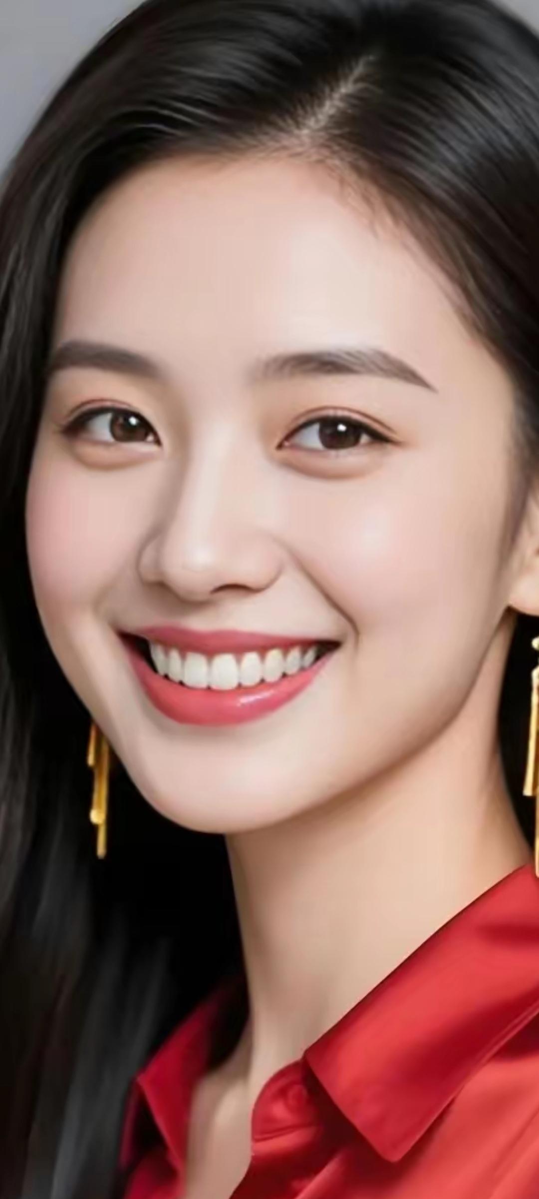 元气满满的一天，从灿烂的笑容开始！😊✨