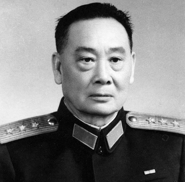 他交出10万大军，只求为士兵找出路，毛主席回电让他老泪纵横
 
1949年西北战