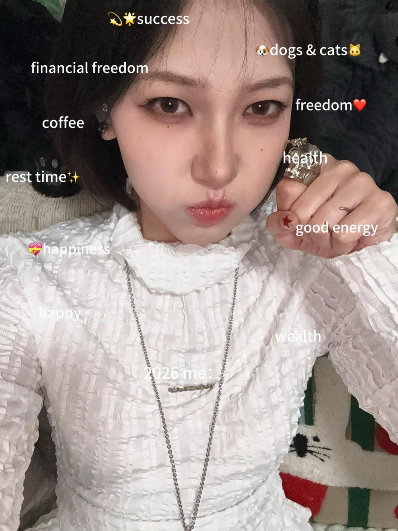 虽然不开心但是也要过的生日𖦹 𖦹ᙆ ᙆ希望24岁长脑子长心眼儿不长肉😽（最