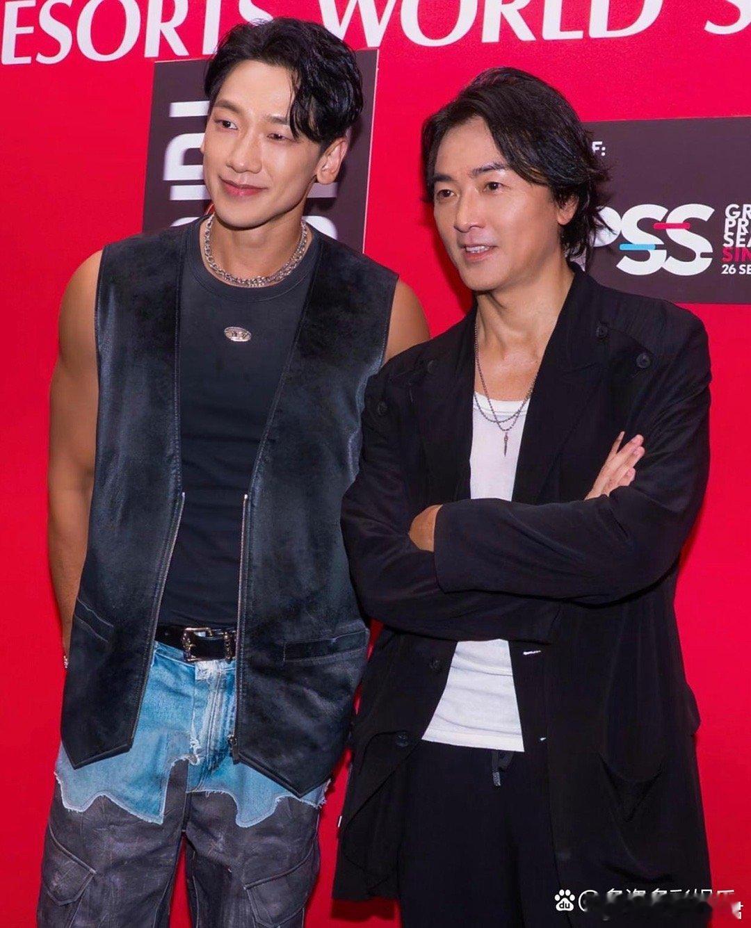 郑伊健与韩星rain新加坡难得同框！郑伊健的状态很好，仿佛回到颜值巅峰！rain