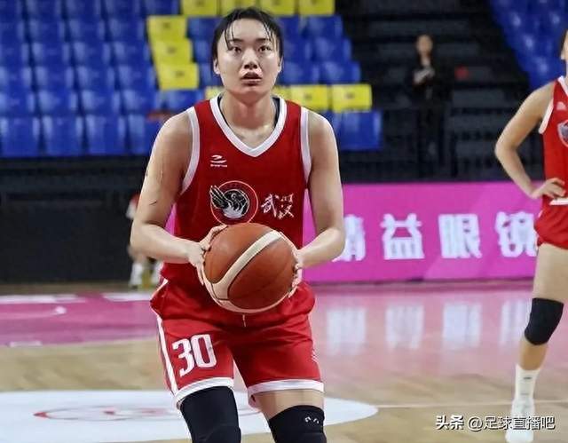 女篮交流赛失控群殴，教练带头动手致国手缝4针，打人者电梯谈笑
