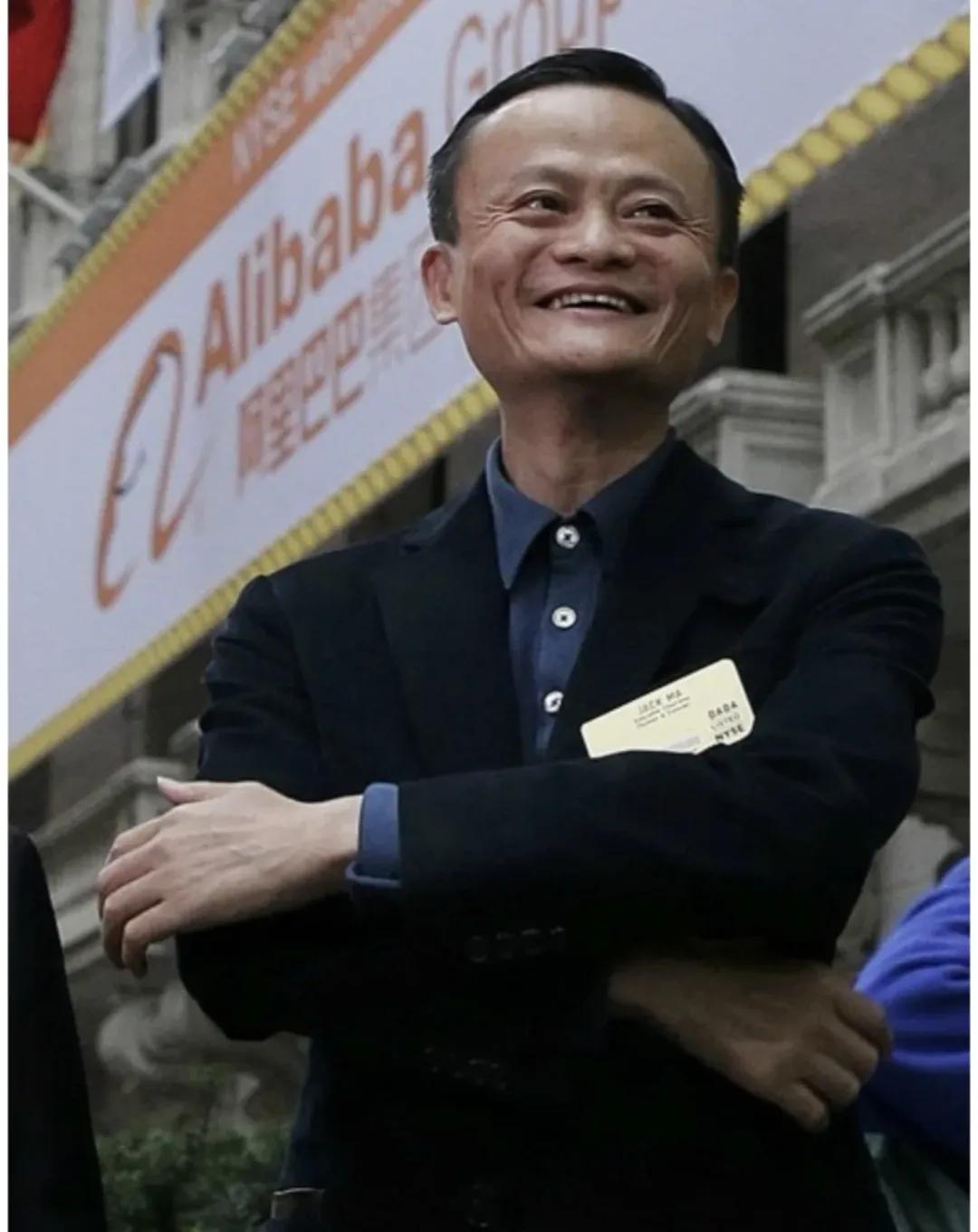 美联储降息后，中国也降息，国庆节后可能出现以下情况：

1，A股持续上涨，牛市来