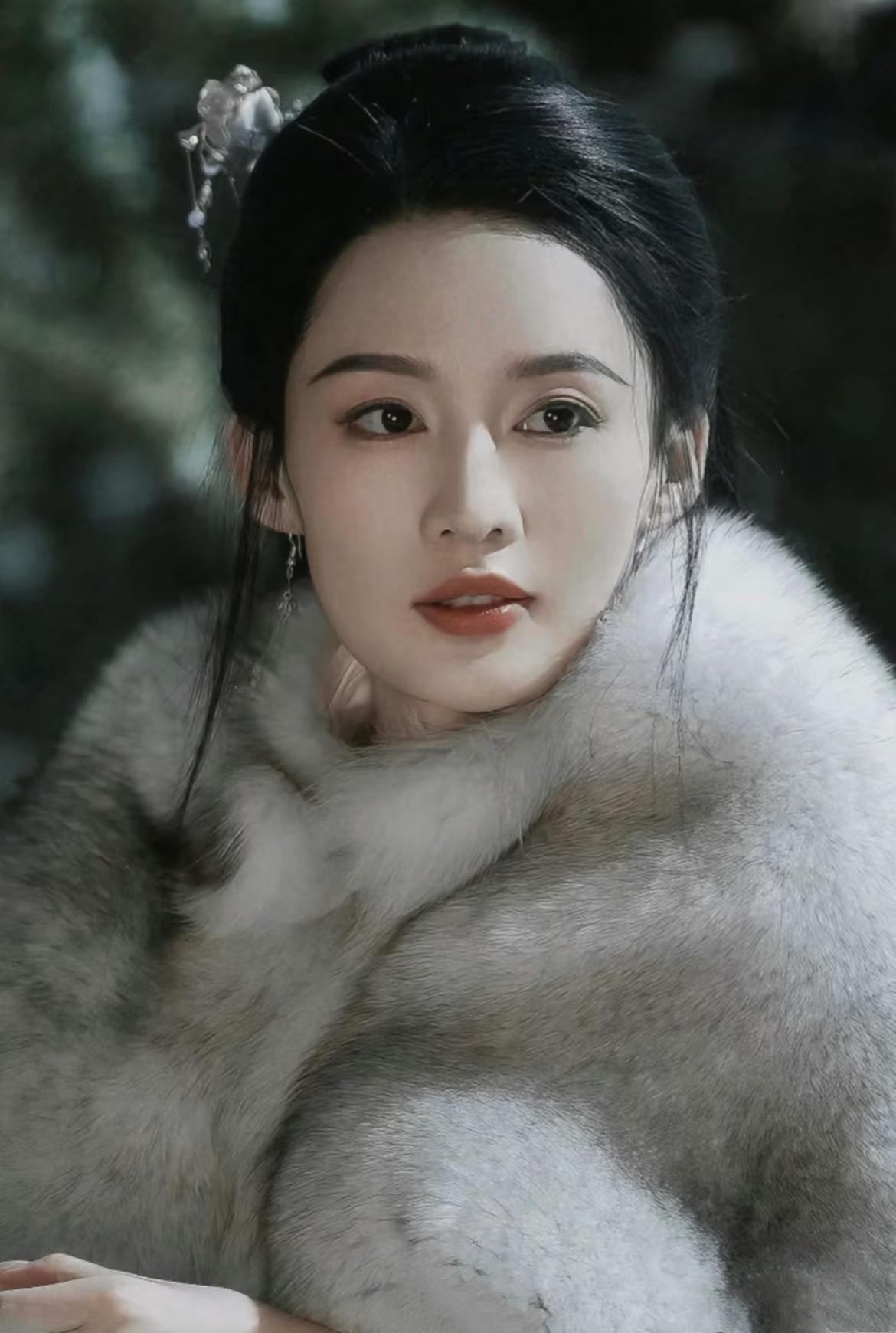 李沁，这次失算了！

在娱乐圈，李沁似乎是属于一种清流般的存在。她原本是学京戏的