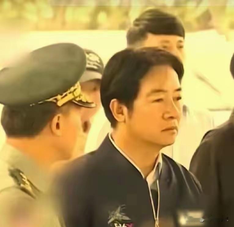 以前我们叫台军台湾地区军队、台湾军方。
现在国防部正式改叫：中国台湾地区的台独武