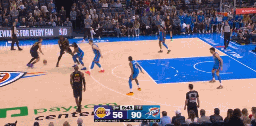 我个人觉得移动速度方面，湖人吃了很多亏。这没办法弥补，每个人身体情况不一样。湖人