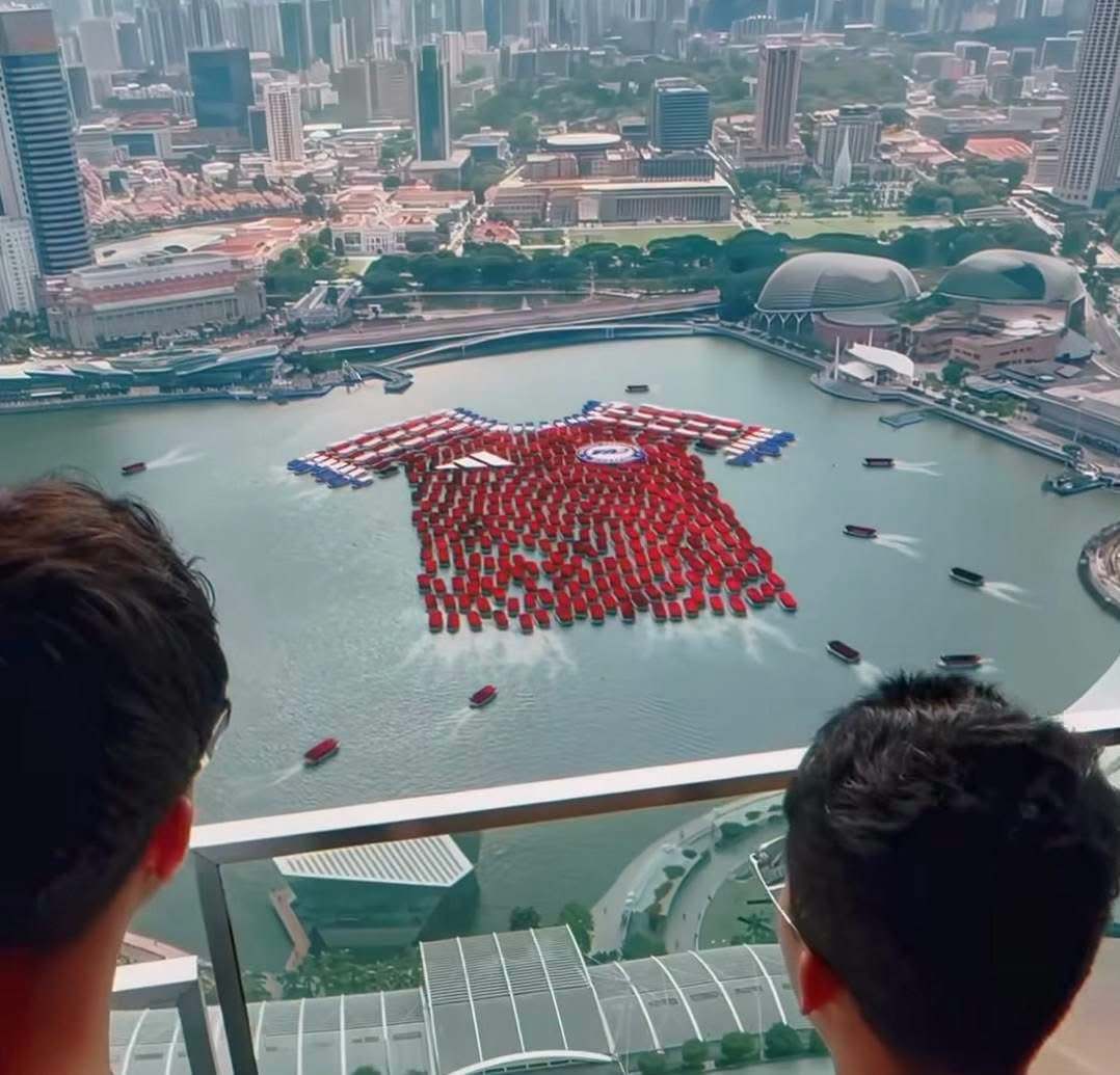 新加坡🇸🇬換三道杠之後新波衫發佈現場🚢 👕 