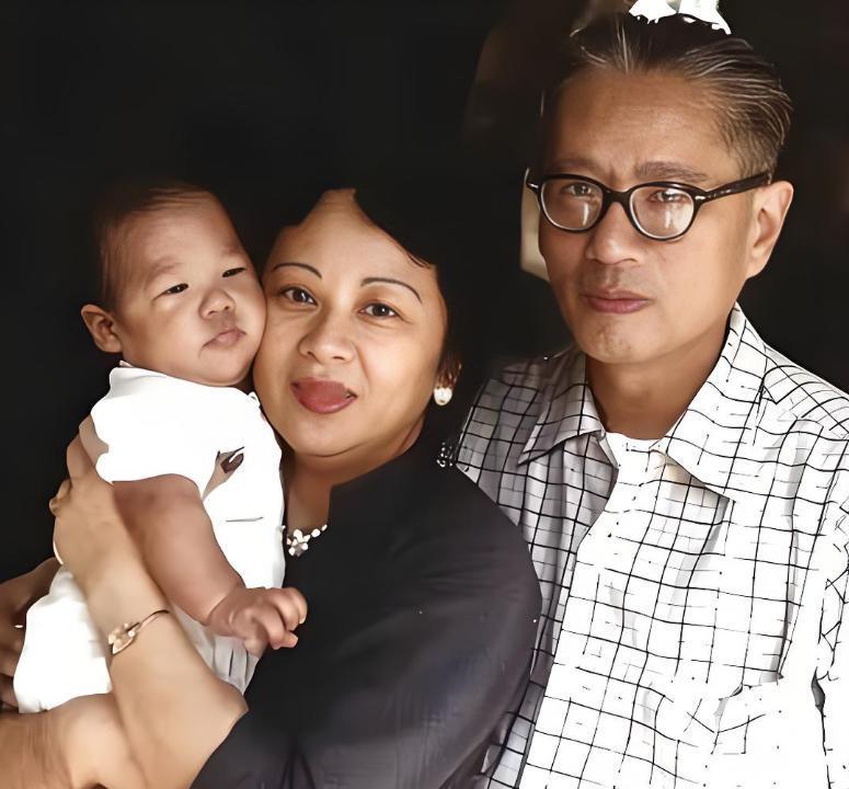 网上流传一种说法，说宋子文是被一块鸡骨头噎死的。
对此，宋子文女儿宋琼颐，作为当