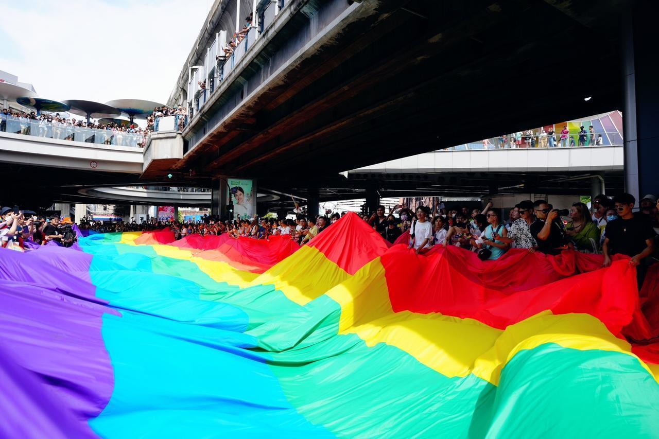 泰兰德的夏天永不停歇 泰国旅游 他泰 pride loveislove
