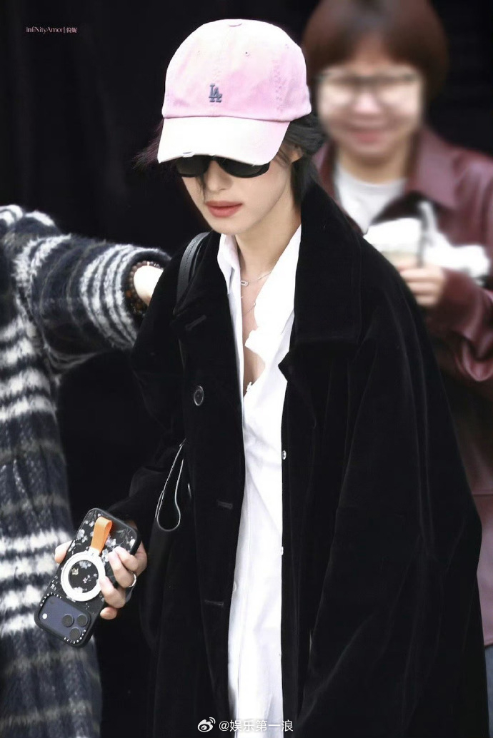 倪妮狼尾短发倪妮狼尾 倪妮狼尾短发亮相hi6录制现场，太酷辣！ 