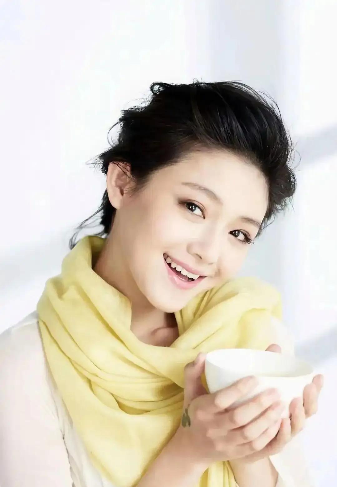 大S逝世一周年，雕像终于完工。

1月27日，由大S丈夫具俊晔亲自设计的纪念雕像