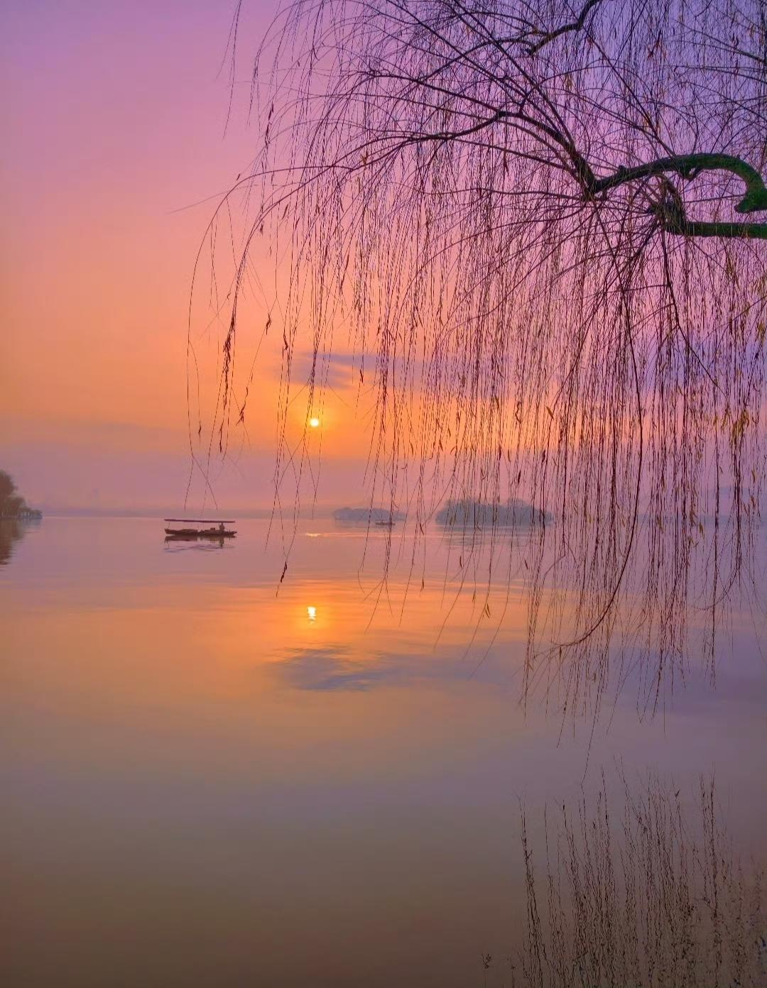 “ 立春湖畔，静听春声 … ” ​​​
美图 沐风书画