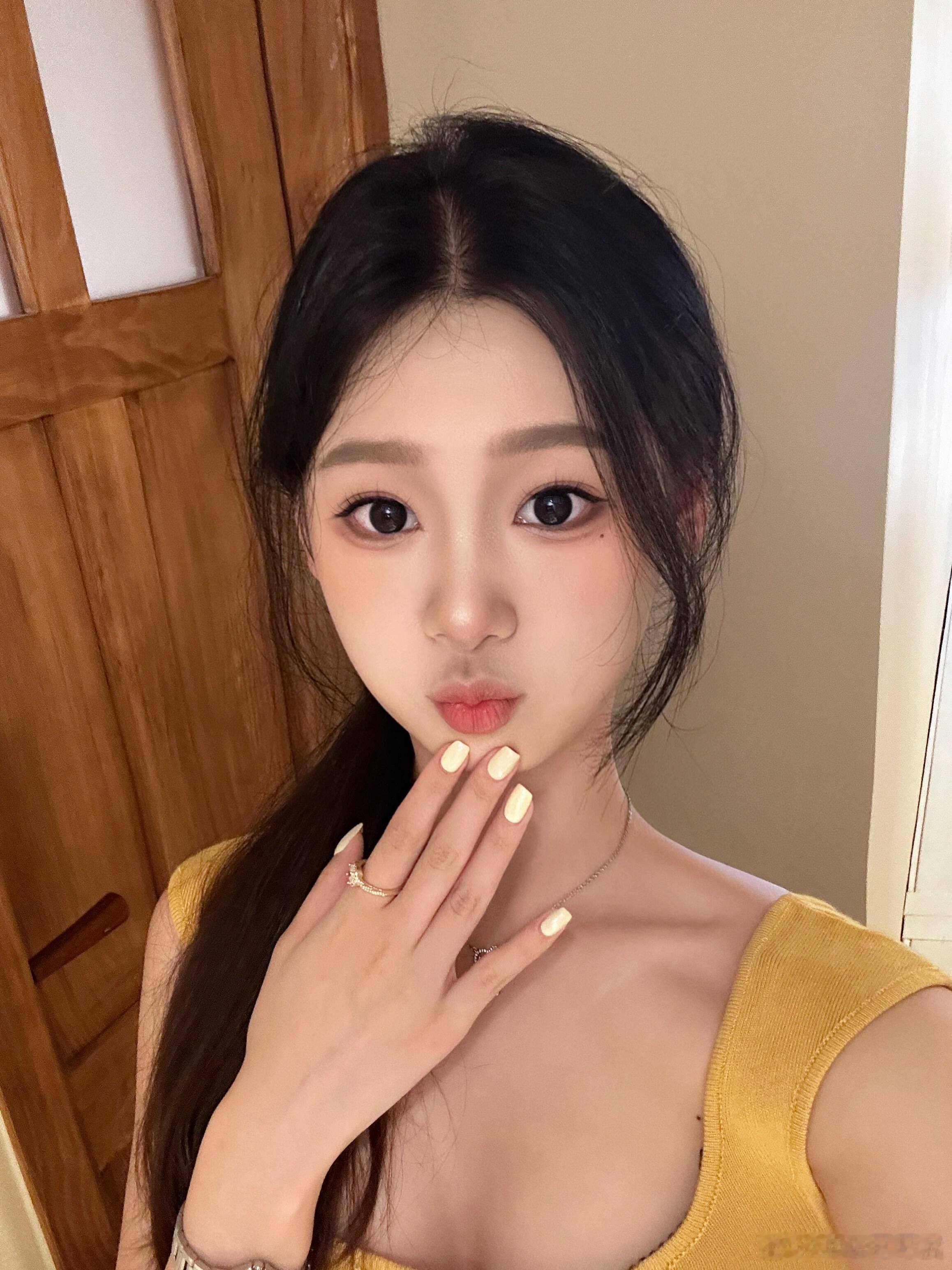 心情是明亮的黄𐙚‧₊˚💛✩ ₊˚ 