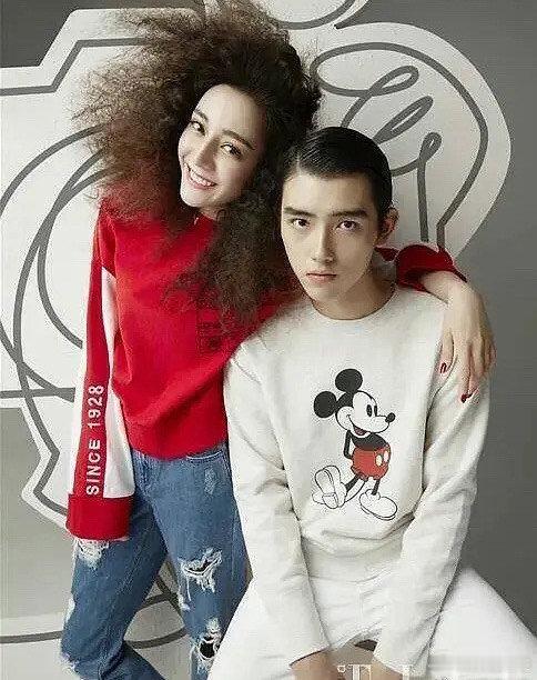 #迪丽热巴陈飞宇早期旧照#迪丽热巴陈飞宇早期旧照🈶～咱就是说当时的两人都好青涩