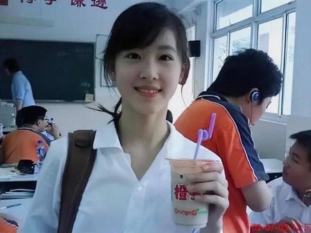 章泽天以600亿元财富，位列清华校友榜第3名，再也不是那个清纯可爱的奶茶妹妹了。
