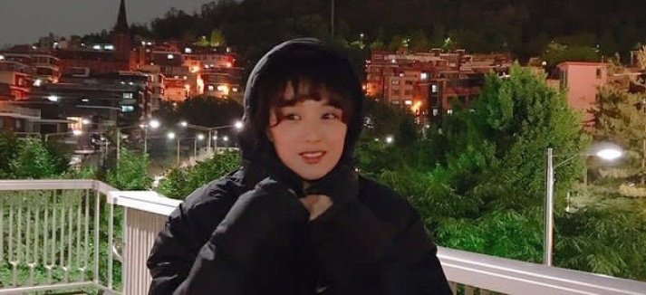 金智媛[超话]  金智媛  So cute[兔子]～ 