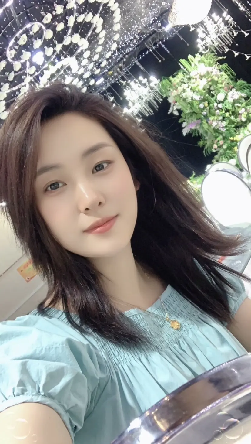 因为我是朵难养的花  所以我选择自己养好自己