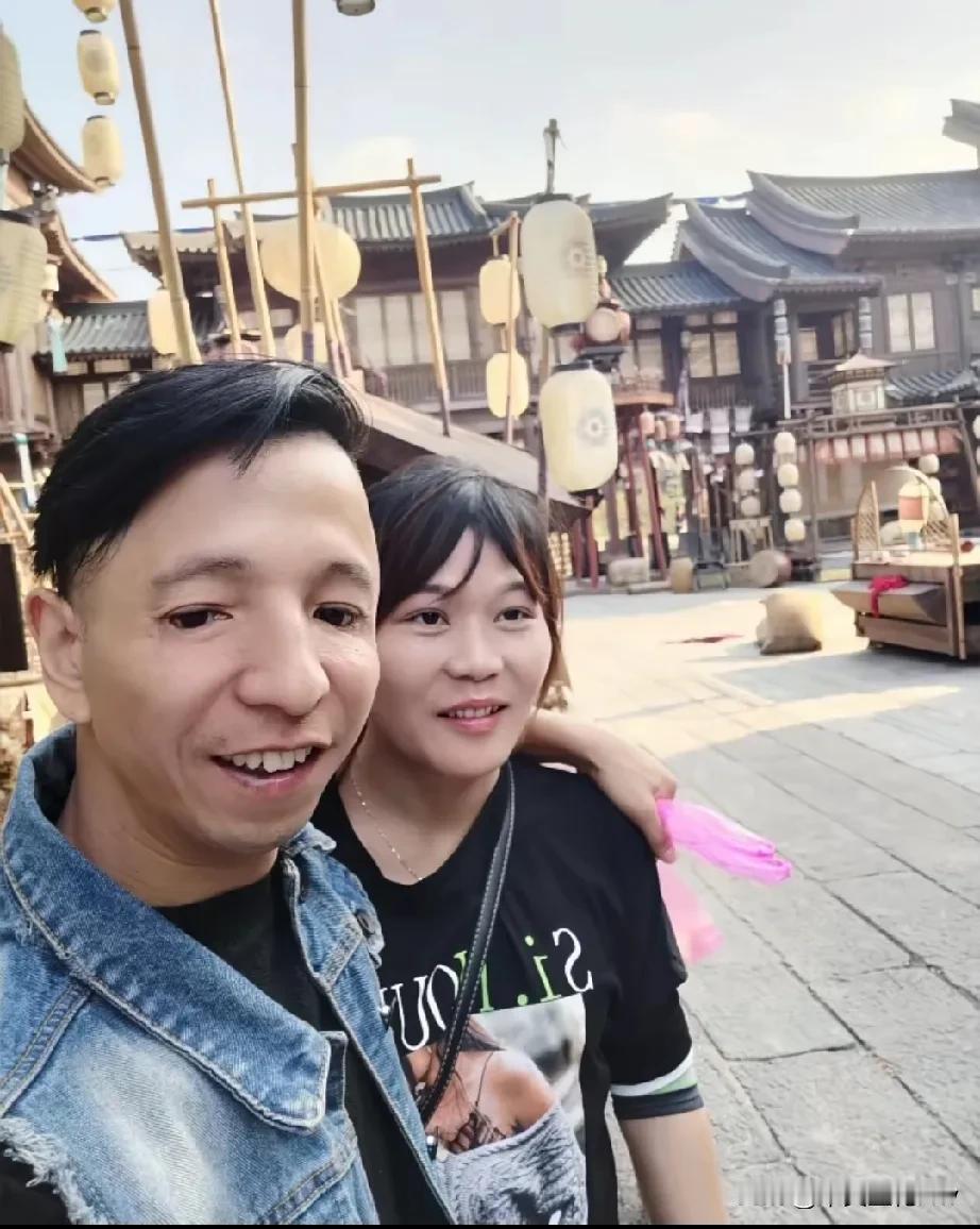 阿凡达直播证实确实与翠花离婚了，两个人和平离婚，说因为两个人性格不合，翠花不理解