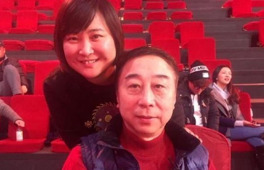 2019年，贾玲打电话给冯巩：“师父我想请您客串个角色，15个字30万！”没想到