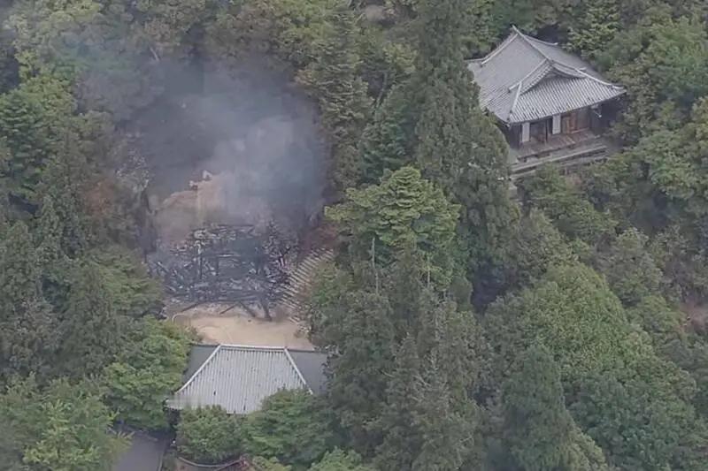 燃烧1200年的“不灭之火”，被一场火浇灭了

日本宫岛弥山突发火灾！供奉“不灭