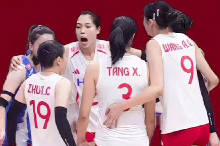 真带劲!
这才是中国女排的本色
昨晚女排世联赛南京站
赛场中国女排在0-3落后时