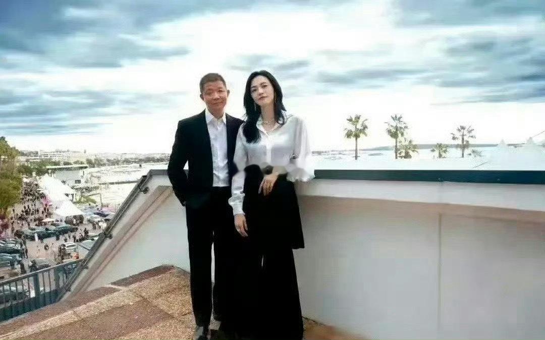 姚晨硬是把老公熬成老爷爷，她自己倒是越来越年轻漂亮了