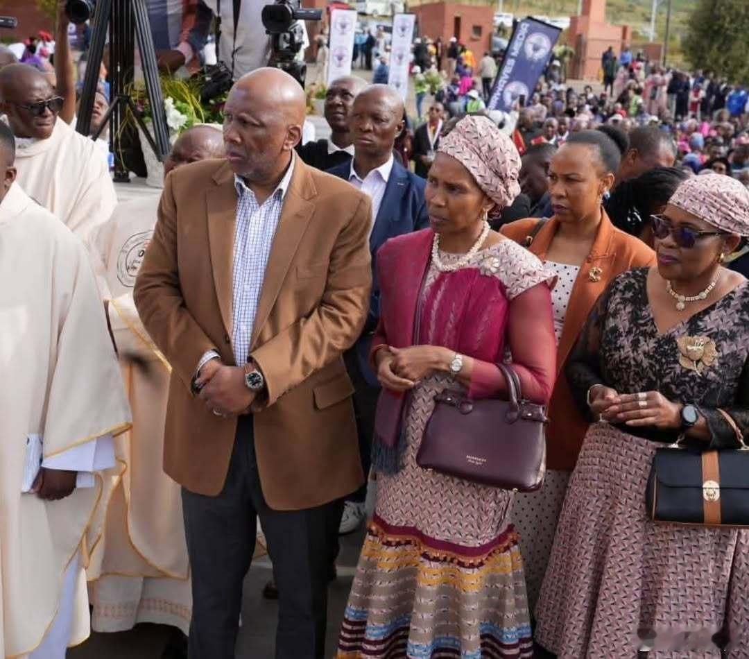 莱索托王室 🇱🇸3月16日，莱齐耶三世国王和王后玛塞纳蒂·莫哈托·塞伊索出席