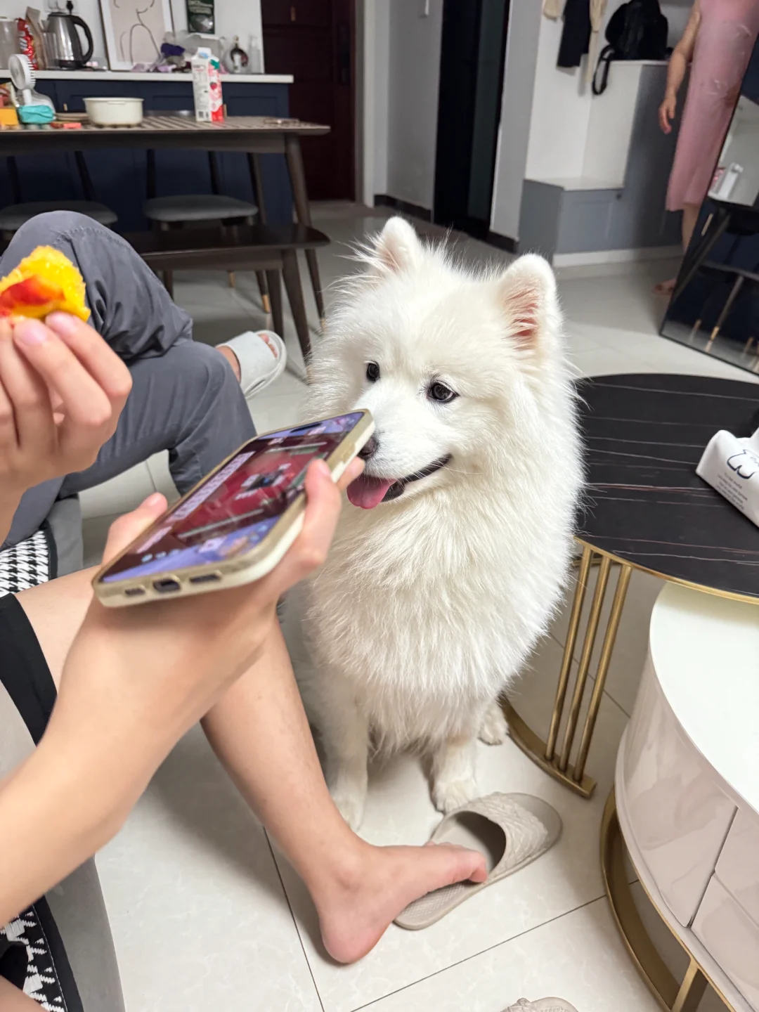 妈妈酱，这个桃子看起来很好吃哦