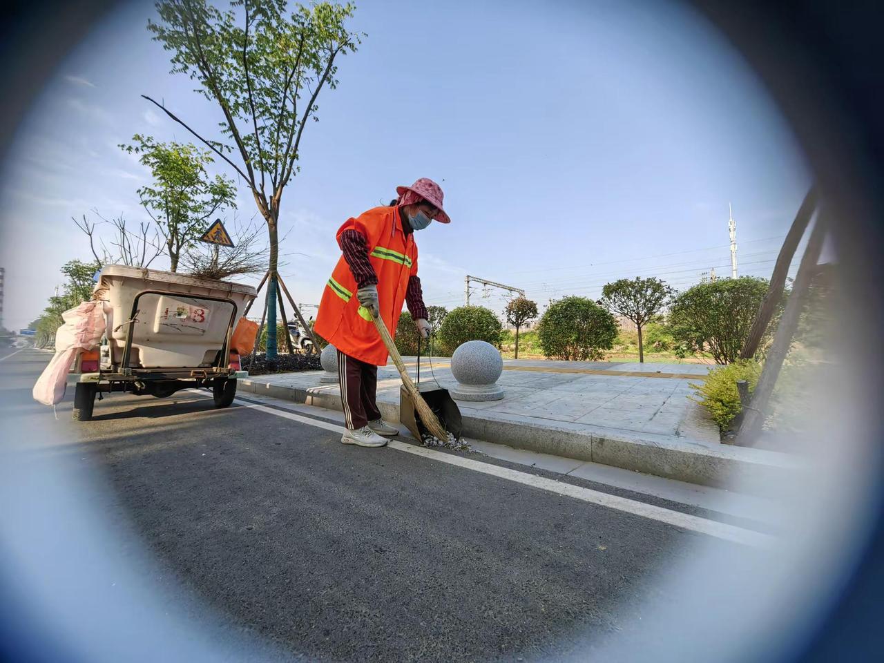 千年古城云梦大地  写满母亲的诗行。5月10日，云梦县城乡母亲节劳动母亲的群像。