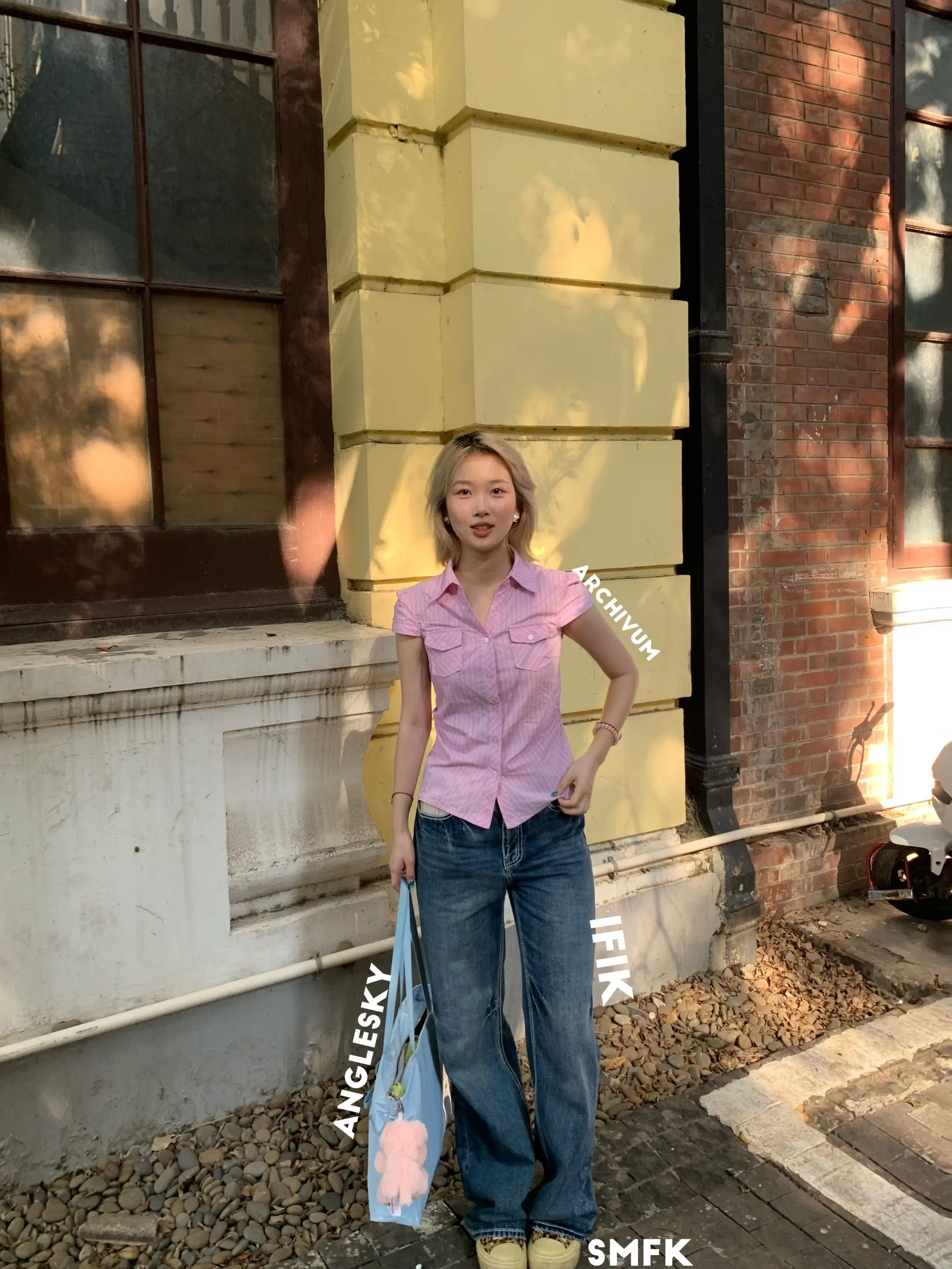 给美妞们分享一些夏日穿搭。喜欢看以后多发😎
