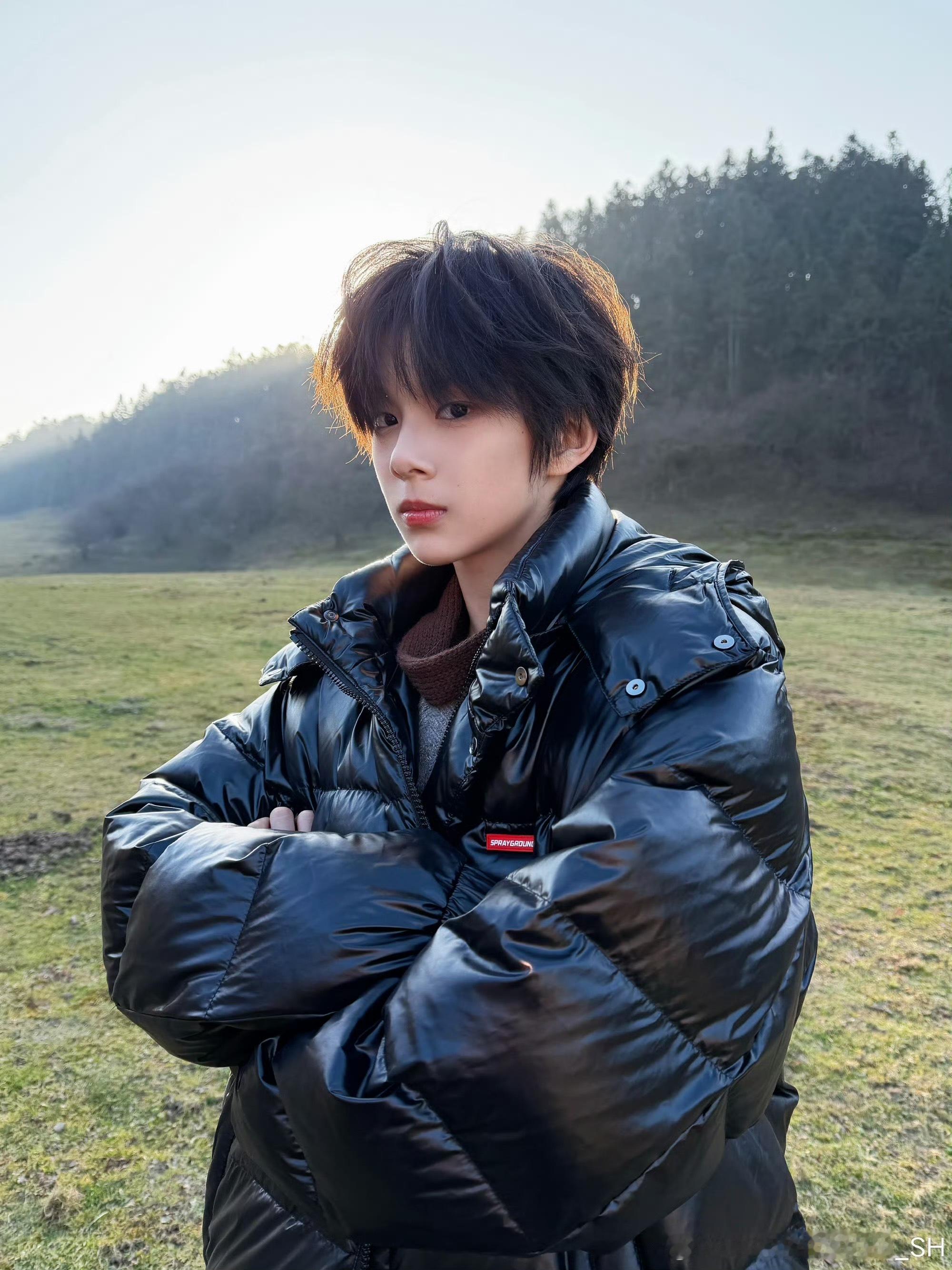 四代陈思罕的下颌线非常好看🎊陈思罕 下颌线杀手和陈思罕一起斩枷前行