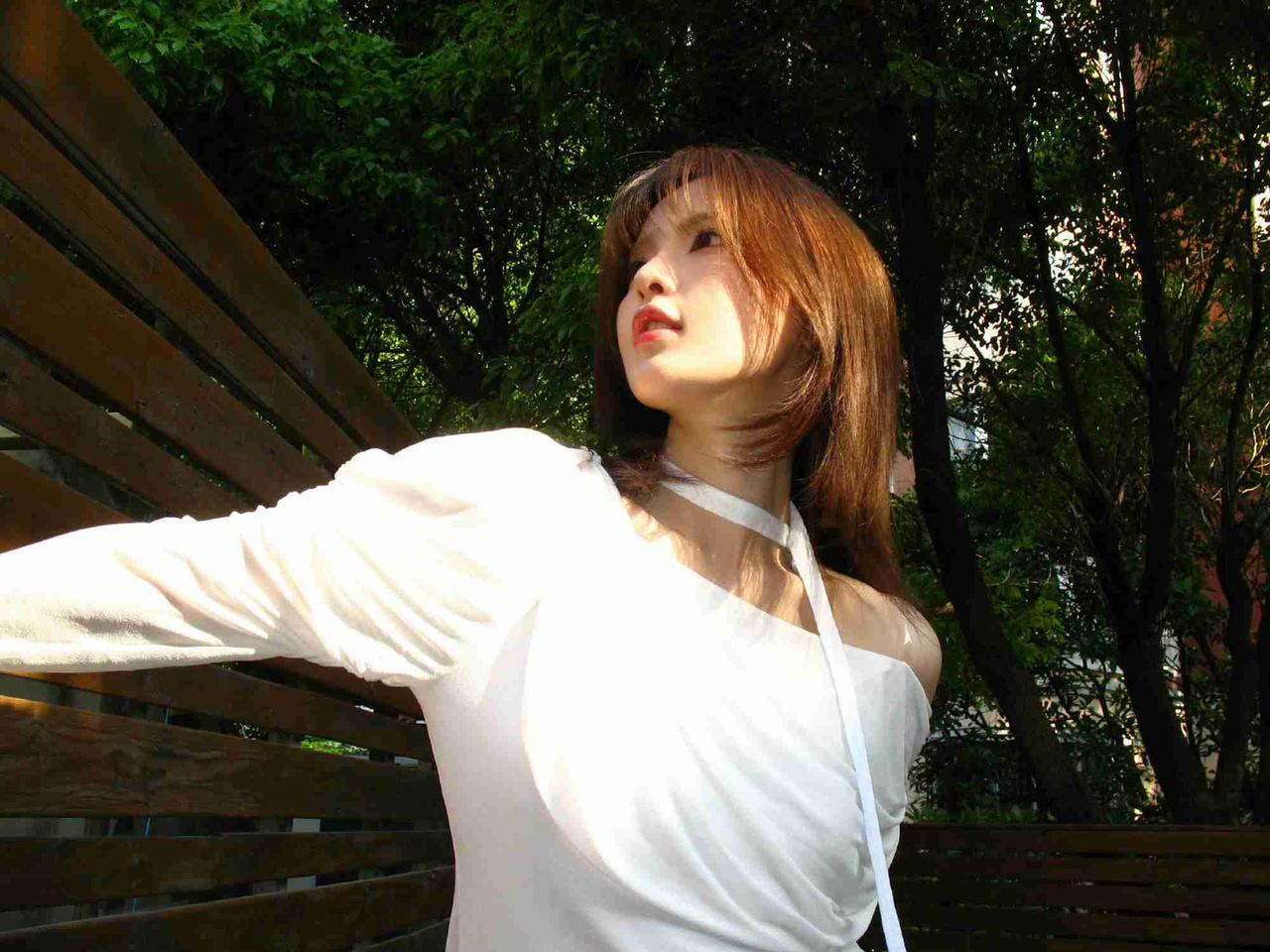 我的今日状态：😁轻松愉快
我这里的天气：☀️晴天

杨超越这组造型直接美到我了