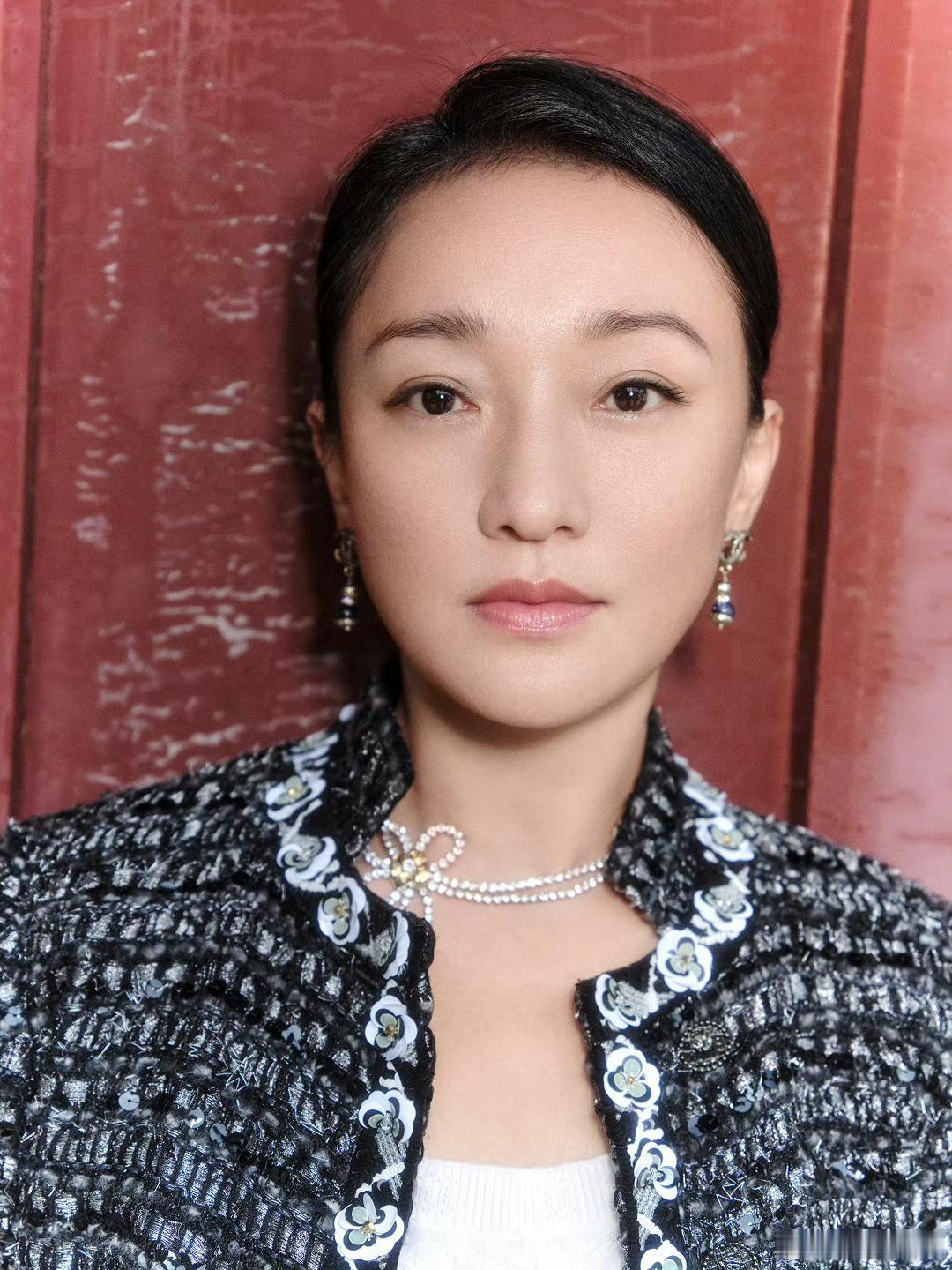 又见香家迅！香奈儿品牌大使周迅出镜CHANEL 2024/25高级手工坊系列全新