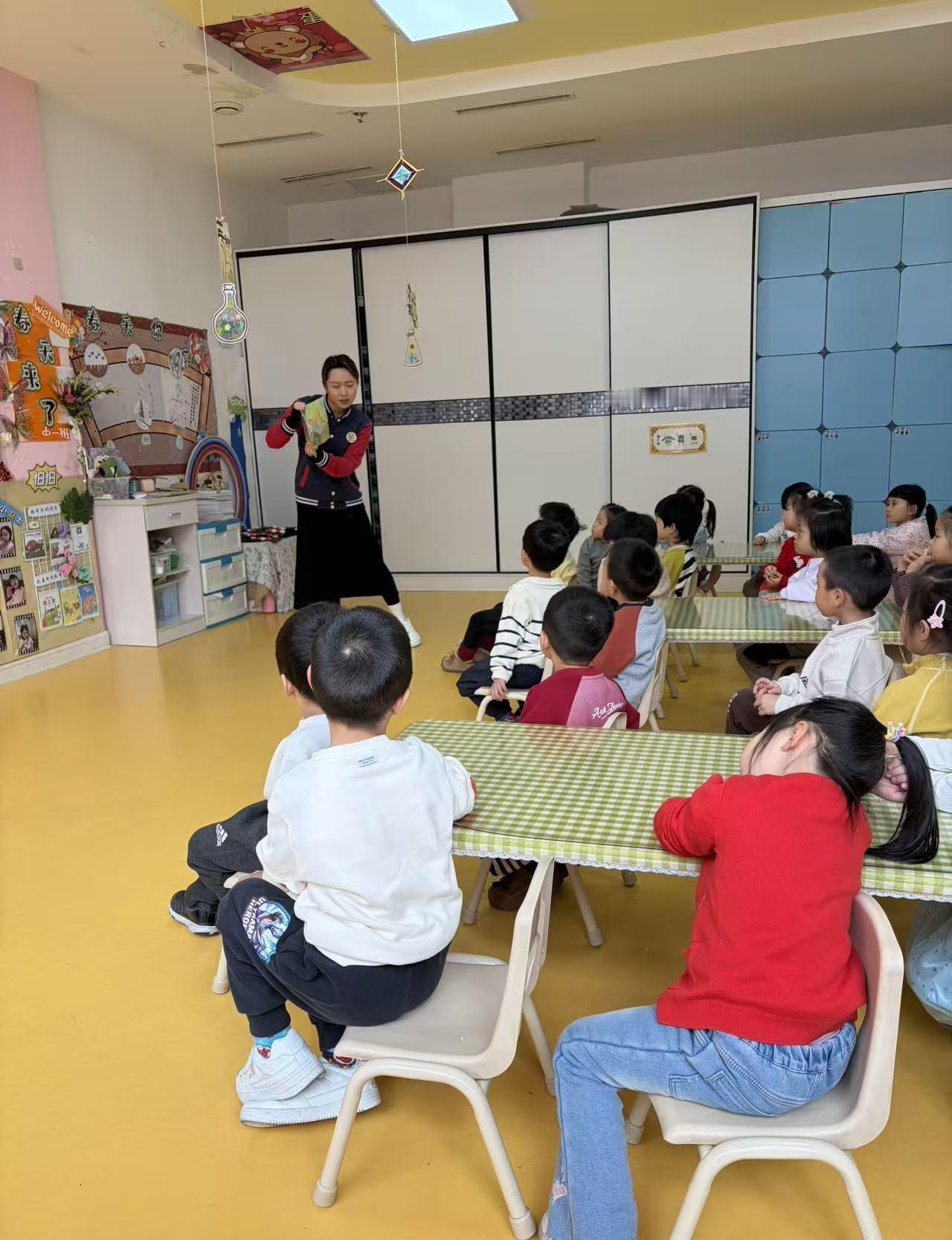 把孩子养成“养生达人”？幼儿园的食育课太棒了
📍天津 摇篮幼儿园
当别的家长还