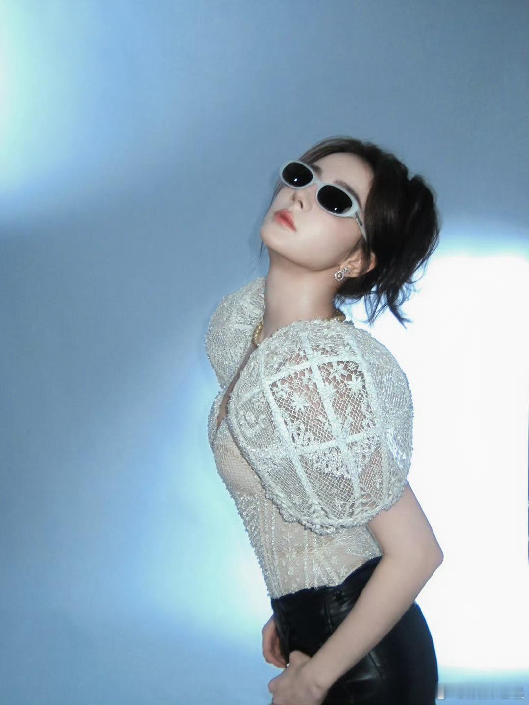 迪丽热巴重新定义审美迪丽热巴定义审美迪丽热巴重新定义审美，巴巴 