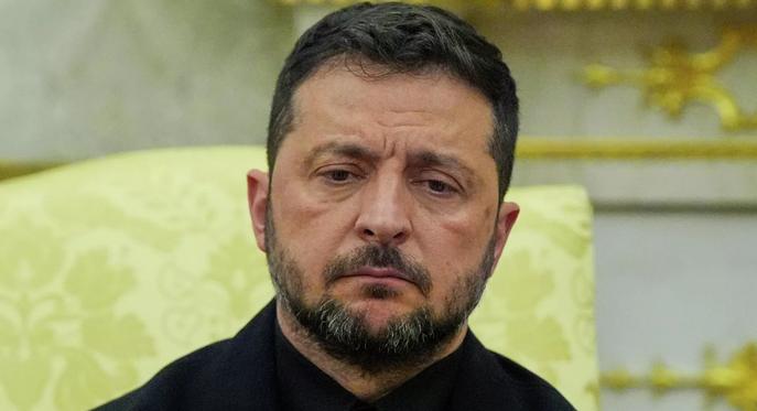 打了个寂寞！乌克兰天塌了，泽连斯基发现俄军武器里，竟有大量来自美、英、德等国的零