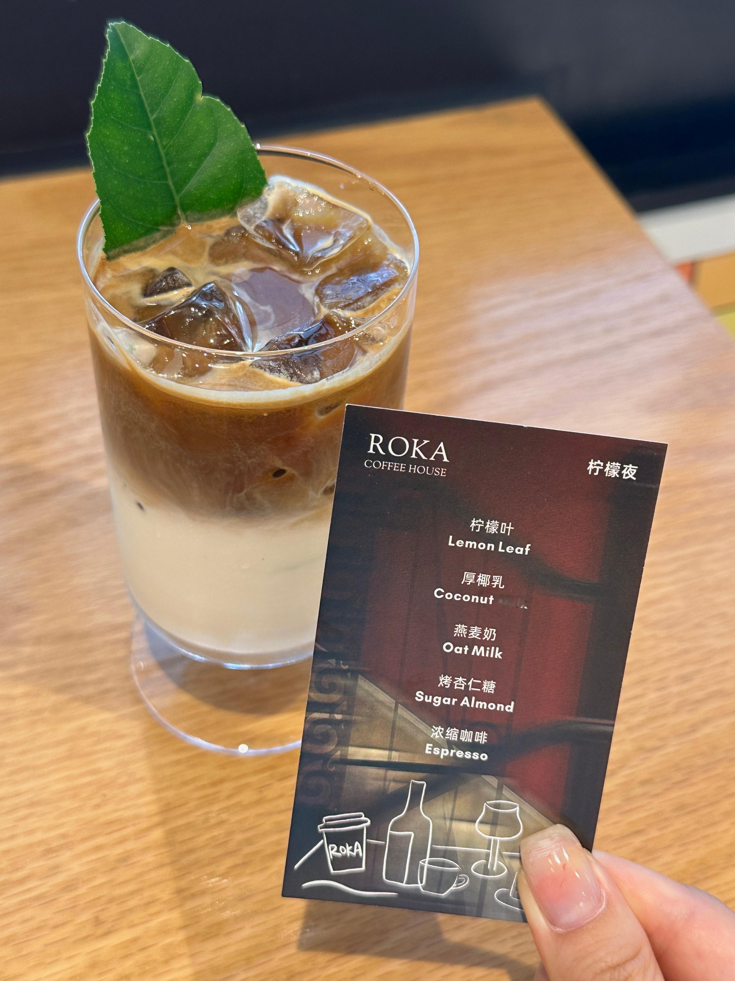 又一个人去瞎逛了[春游家族]今天练背！怎么放假了健身房人反而更多了（我就知道我变